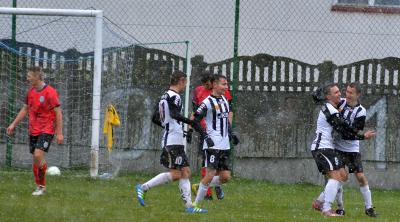 Radość Czarnych po golu na 0-1. Wkrótce fotogaleria z tego meczu.