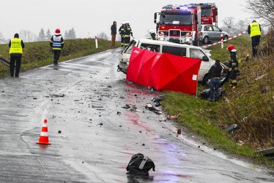 Tak wyglądał bus piłkarzy Wólczanki Wólka Pełkińska po tragicznym wypadku w Weryni.