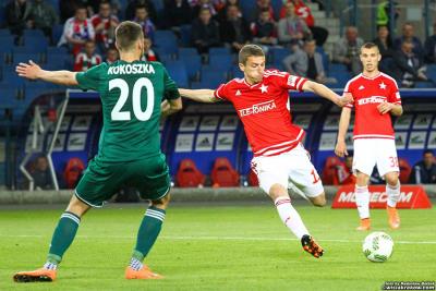 Krzysztof Drzazga (na zdjęciu słada się do strzału) ma za sobą występy w ekstraklasowej Wiśle Kraków (fot. Radosław Bełżek / wislakrakow.com)