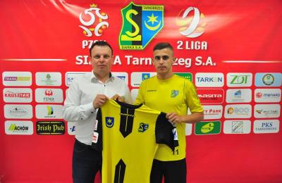 Mateusz Janeczko na zdjęciu z prezesem Siarki Tarnobrzeg (fot. facebook.com / Siarka Tarnobrzeg)