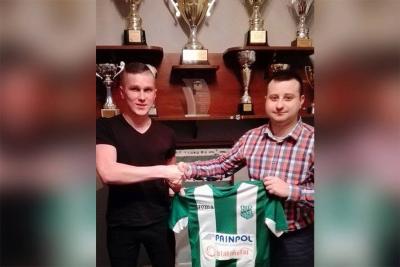 Kamil Żuchowicz wraz z Prezesem Wisłoki Dębica Radosławem Garlewskim