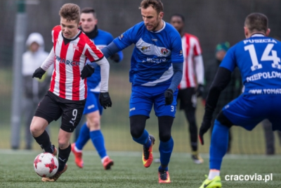 Przy piłce 15-letni Michał Rakoczy, kiedyś piłkarz UKS Szóstka Jasło, dziś zawodnik Cracovii (fot. cracovia.pl)