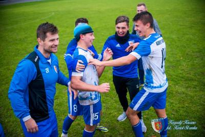 Karpaty Krosno potwierdziły znakomitą formę pod koniec sezonu. W pierwszym sparingu ograli Partyzant Targowiska 9-1. (fot. Karol Słomka / Karpaty Krosno)
