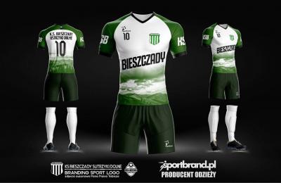 Na zdjęciu przykładowa realizacja strojów od firmy sportbrand.pl - zwycięzca konkursu otrzyma stroje wybranego przez siebie projektu.