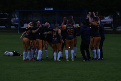 Przełom Besko wygrał z Piastem Tuczempy, choć przegrywał 0-2. (fot. Przełom Besko)