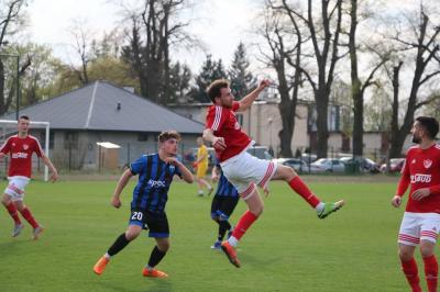 Bartłomiej Gliniak (na środku) zostaje w KS Wiązownica. (fot. Natalia Styś)