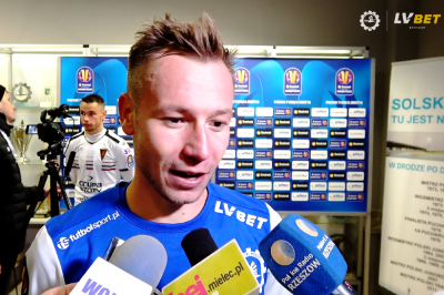 Maciej Urbańczyk był zadowolony ze zwycięstwa z Pogonią Szczecin. (fot. Stal TV)