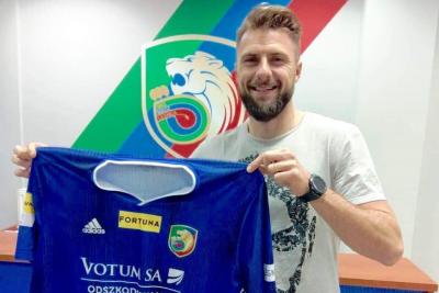 Josip Soljic już w nowych barwach (fot. Miedź Legnica)