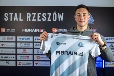 Dylan Collard będzie grał w Stali Rzeszów z numerem 8. (fot. Stal Rzeszów)