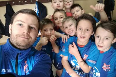 Marcin Boronowicz (z lewej) oprócz pracy w Raniżovii, trenował także dzieci w akademii piłkarskiej TG Sokół Sokołów Małopolski.