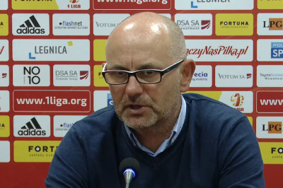 Dominik Nowak uważa, że jak jego zespół będzie grał z poświęceniem, kreatywnością i odwagą to nikt ich nie zatrzyma. (fot. Miedź Legnica)