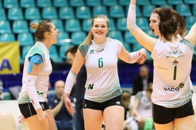 Aleksandra Rasińska (z numerem 6) będzie grać w Developresie SkyRes Rzeszów. (fot. Volley Wrocław)
