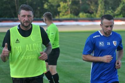 Łukasz Zych (po lewej) i Sylwester Sikorski (po prawej) są w dobrych humorach przed startem sezonu 2020/21. (fot. Konrad Kwolek)