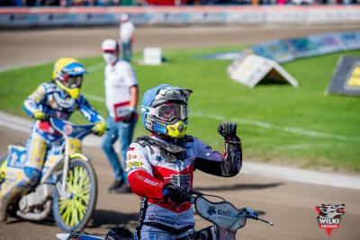 Wilki Krosno pokonały Kolejarza Opole i awansowały do eWinner 1 ligi żużlowej. (fot. Wilki Krosno)