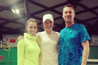Iga Świątek (w środku) wygrała Roland Garros (fot. archiwum)