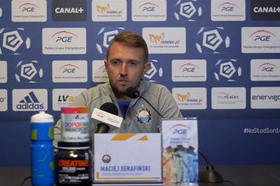 Maciej Serafiński był zdruzgotany po porażce PGE FKS Stali Mielec z Wisłą Kraków aż 0-6. (fot. Stal Mielec)