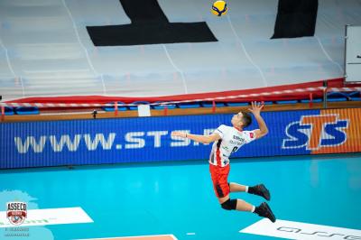 Nie wiadomo jak długo potrwa absencja Nicolasa Szerszenia. (fot. Asseco Resovia)