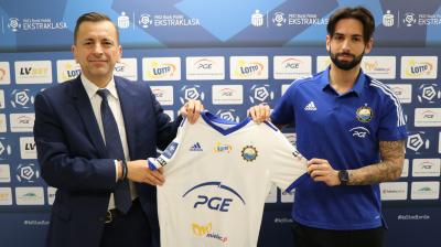 Jonathan de Amo (na zdjęciu, z prawej) ponownie zagra w PGE Stali Mielec (fot. PGE Stal Mielec)
