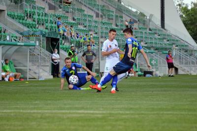 Radosław Gołębiowski (z numerem 10) jest rozchwytywany przez kluby Fortuna 1 ligi. (fot. Stal Stalowa Wola)