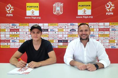 Karol Twardowski pozostaje w Apklan Resovii. (fot. Resovia)