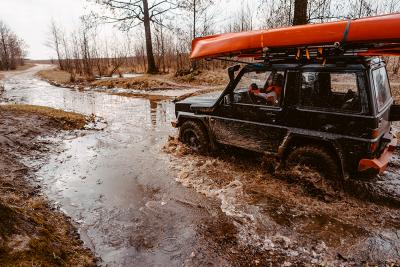 Jazda w terenie. Od czego zacząć? Co powinieneś wiedzieć o offroad? Mini poradnik