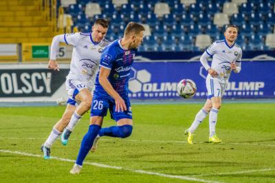 Aleksandar Kolev (na zdjęciu, z lewej) będzie pauzował przez dwa miesiące (fot. Radek Kuśmierz)