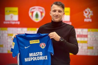 Kamil Kościelny zmienił Stal Mielec na Puszczę Niepołomice (fot. puszcza-niepolomice.pl)