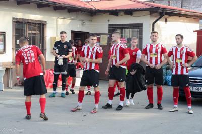 Tomasz Galas (w środku) przebywa w śpiączce farmakologicznej. (fot. tarnow.net.pl)