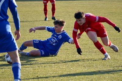 Dawid Skupiński (z prawej) strzelił swojego pierwszego gole w czwartej lidze (fot. Sokół KD)