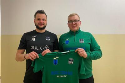 Paweł Kulik po lewej będzie prezesem Korony Rzeszów! (fot. Rotar Węglówka)