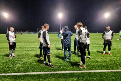 Sparing Strug Tyczyn - Błękitni Ropczyce został przerwany w 60. minucie (fot. facebook.com/strugtyczyn)
