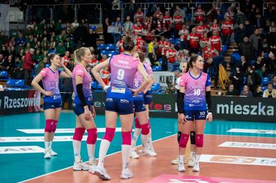 Za wysokie progi na „rysicowe” nogi. Developres nie dał rady tureckiemu Eczacibasi