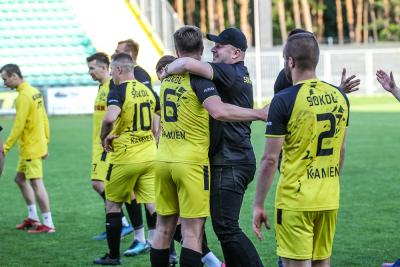 Sokół Kamień w 4 lidze! Zobaczcie zdjęcia z meczu z rezerwami 