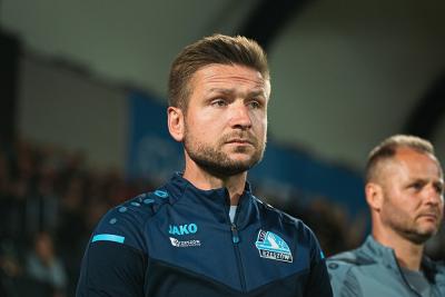 Daniel Myśliwiec podziękował Rafałowi Kaliszowi za 2,5 roku pracy w Stali Rzeszów. (fot. Stal Rzeszów)