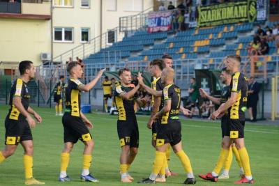 Siarka Tarnobgrzeg wygrała z Sokołem Sieniawa 2-0 w zaległym meczu 3 ligi (fot. facebook.com/SiarkaTarnobrzeg1957)