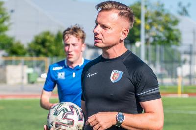 Trener Dariusz Liana przeżywa z Karpatami bardzo trudny czas, ale wierzy, że czarna passa dobiega końca! (fot. Konrad Kwolek)