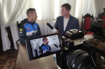 Nicki Pedersen cieszy się, że wrócił do Rzeszowa! (fot. własne)