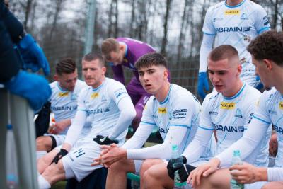 25 piłkarzy Stali Rzeszów udało się na obóz przygotowawczy do Woli Chorzelowskiej (fot. Robert Skalski/ Stal Rzeszów)