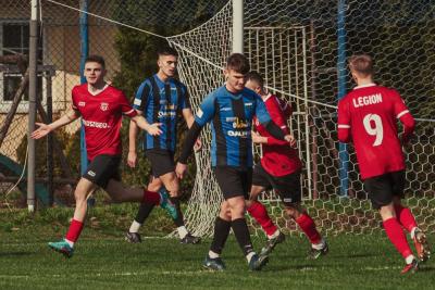 Legion Pilzno pokonał na inaugurację JKS Jarosław 2-1. Dublet ustrzelił debiutujący Dominik Kędzior (fot. Legion Pilzno)