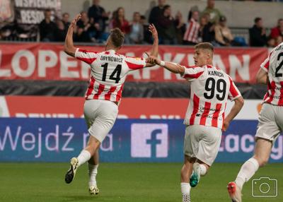 Resovia, by utrzymać się w Fortuna 1. Lidze musi wygrać na wyjeździe z Wisłą Płock i liczyć na to, że Polonia Warszawa nie wygra w Rzeszowie ze Stalą (fot. Paweł Golonka / cwks-resovia.pl)