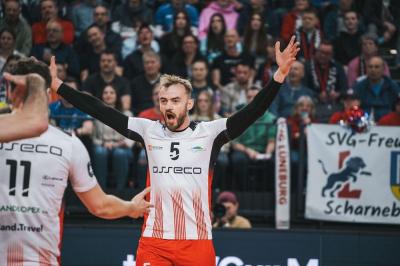 Jakub Bucki przeszedł długą drogę, żeby trafić na salony. Przeczytajcie inspirującą rozmowę z atakującym Asseco Resovii! (fot. Asseco)
