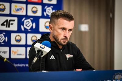 Na zdjęciu Szymon Grabowski, trener Lechii Gdańs (fot. FKS Stal Mielec S.A.)