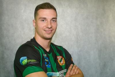 Dwóch zawodników opuszcza Star (fot Baza foto, na zdjęciu Przemysław Śliwiński)