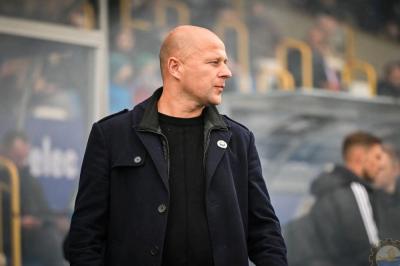 Na zdjęciu Janusz Niedźwiedź, trener Stali Mielec (fot. FKS Stal Mielec S.A.)