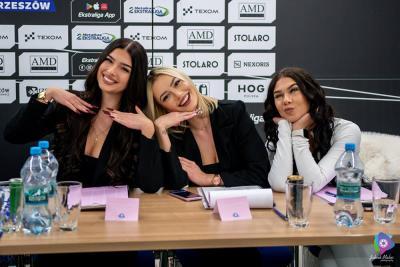 W Rzeszowie odbył się casting na nowe hostessy podczas meczów żużlowej Texom Stali Rzeszów (fot. Jakub Malec)