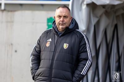 Ireneusz Pietrzykowski po raz kolejny zagra o swoją posadę. Tym razem w meczu z Wartą Poznań (fot. Stal Stalowa Wola)