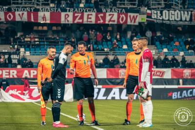 Resovia plasuje się aktualnie na 10. lokacie. Do ostatniego miejsca barażowego traci aktualnie pięć punktów (fot. P. Golonka/ Resovia)