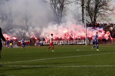 Derby Przemyśla 2025: Oprawa kibiców Polonii [WIDEO]