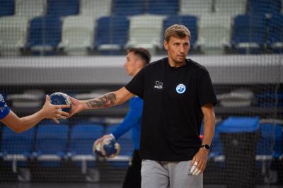 Na zdjęciu Aliaksandr Bushkou, asystent trenera Handball Stali Mielec (fot: Handball Stal Mielec)