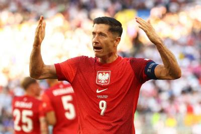 Lewandowski o odebraniu opaski kapitańskiej: Selekcjoner zawiódł moje zaufanie